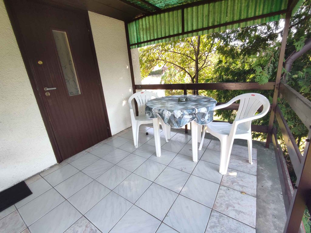 Studio mit Gartenmöbeln in der Nähe vom Balaton