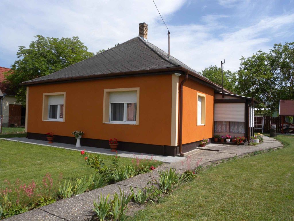 Ferienhaus mit Garten und WLAN