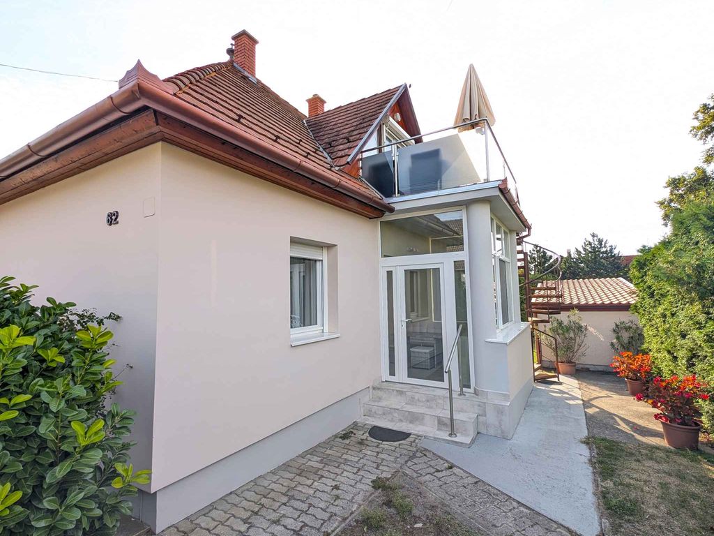 Ferienwohnung mit Garten, Balkon und Klimaanlage