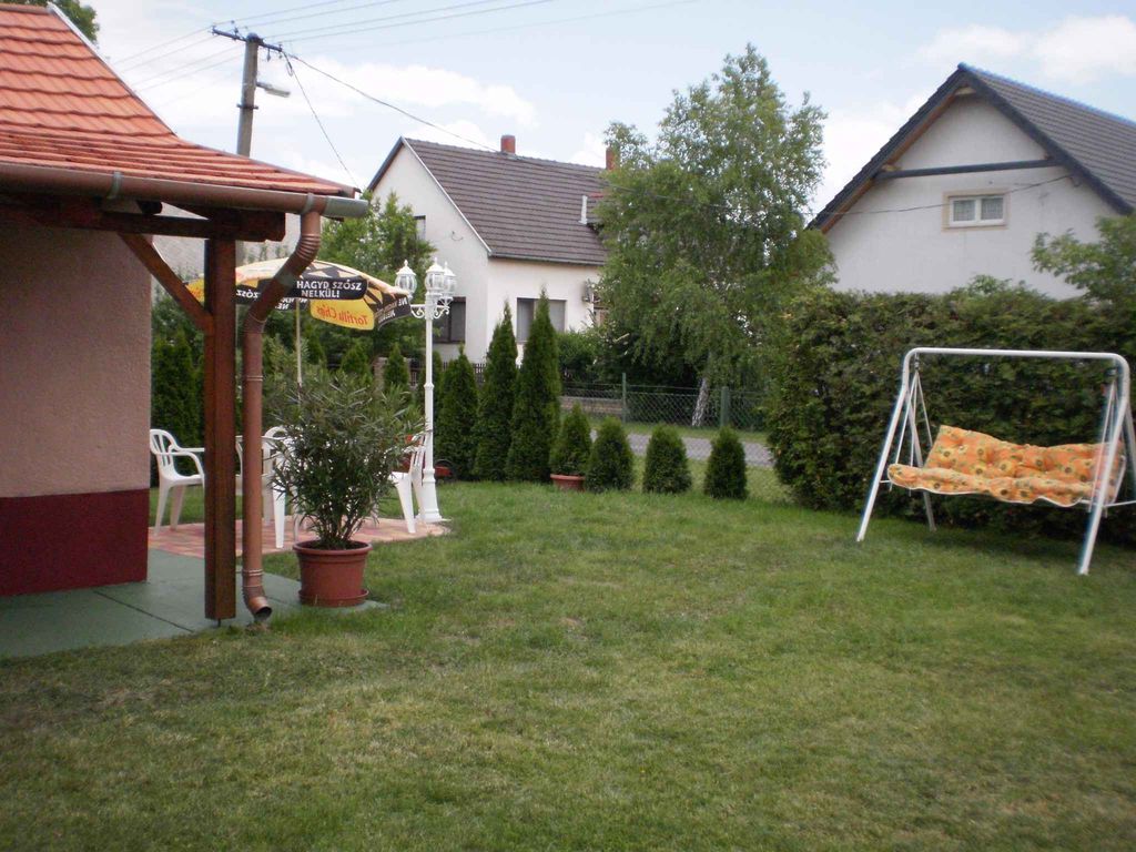 Ferienwohnung mit Garten, Balkon und Klimaanlage