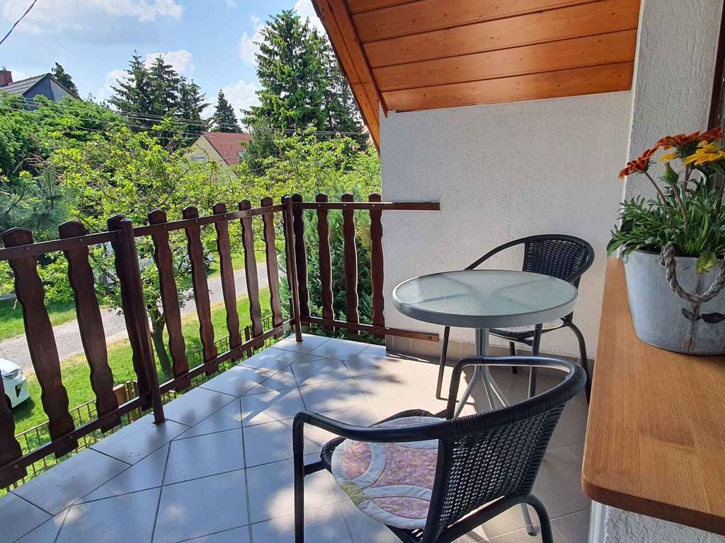 Ferienwohnung mit kostenlosem WLAN und mit Gartenpavillon