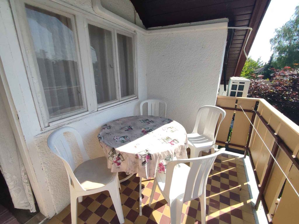 Studio mit Balkon und Klimaanlage