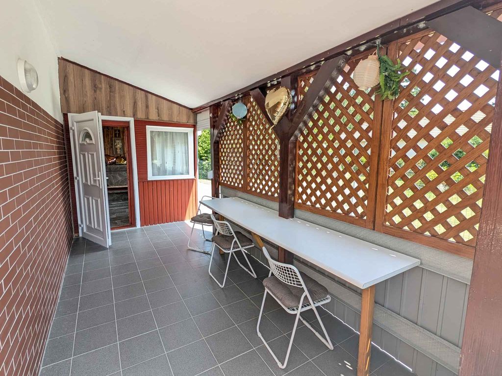 Ferienhaus mit großem Garten, WLAN und Klimaanlage