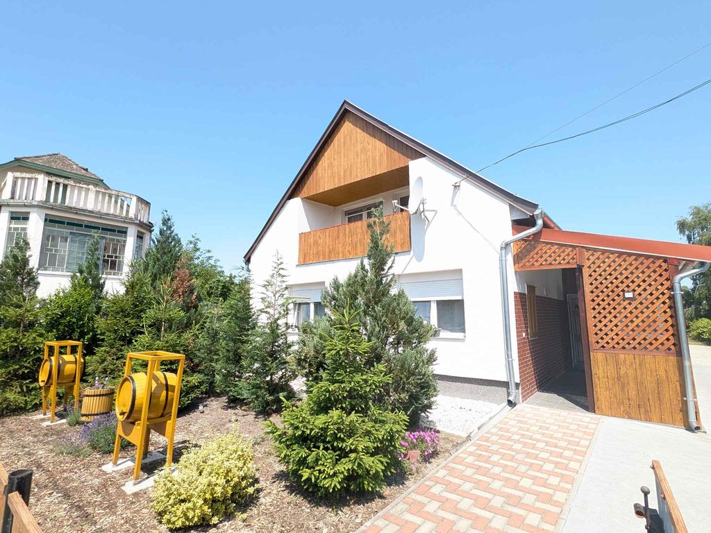 Ferienhaus mit großem Garten, WLAN und Klimaanlage