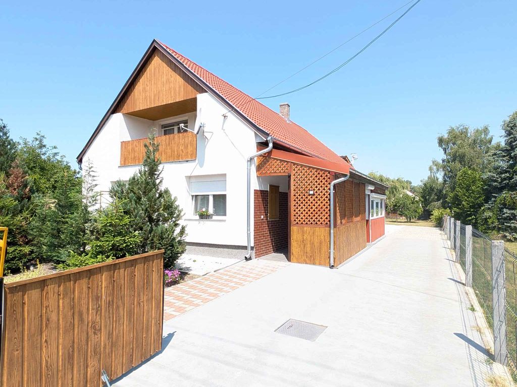 Ferienhaus mit großem Garten, WLAN und Klimaanlage