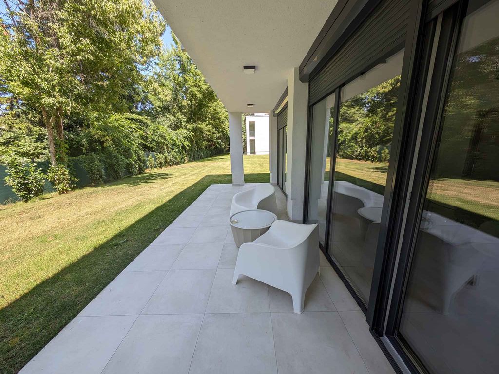 Ferienwohnung neugebaut mit WLAN, Klimaanlage, Terrasse und direkter Zugang zum Garten