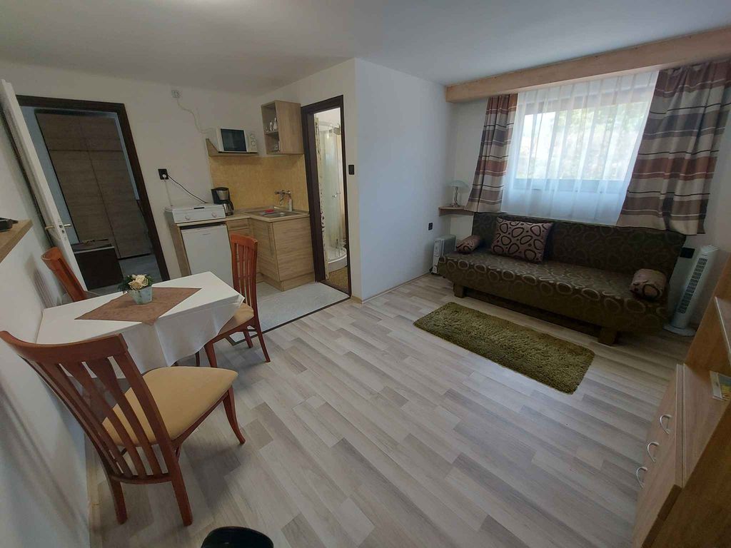 Ferienwohnung mit großem Garten und Internet