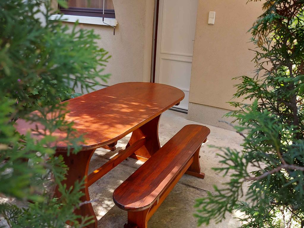Ferienwohnung mit großem Garten und Internet