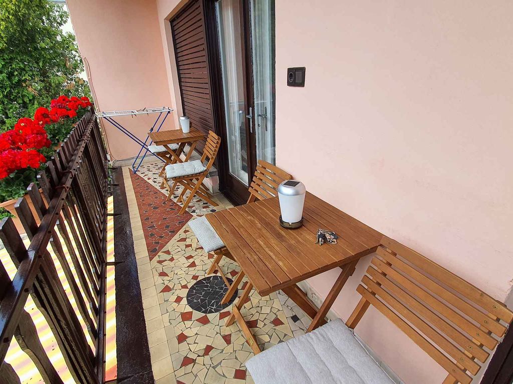 Ferienwohnung mit Pool und Internet