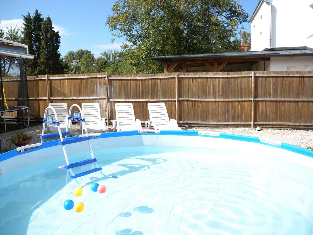 Ferienwohnung mit Tischtennis und Pool