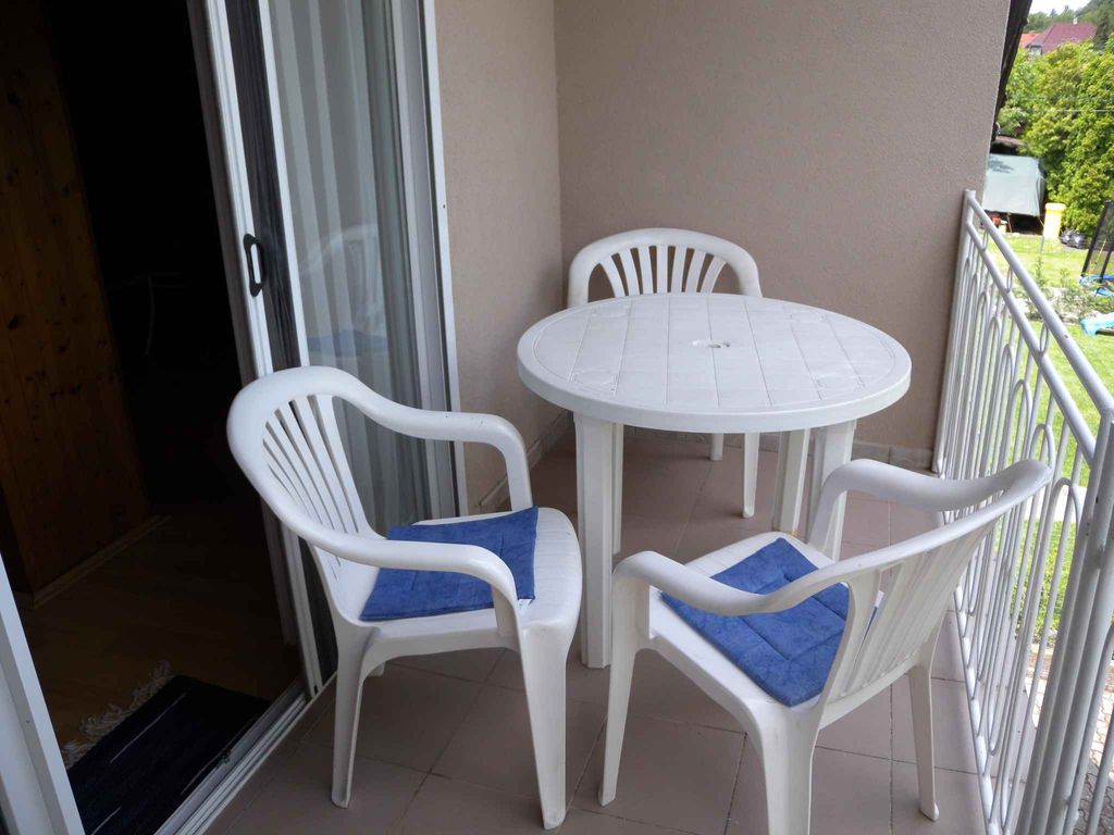 Ferienhaus mit WLAN, Terrasse und Klimaanlage