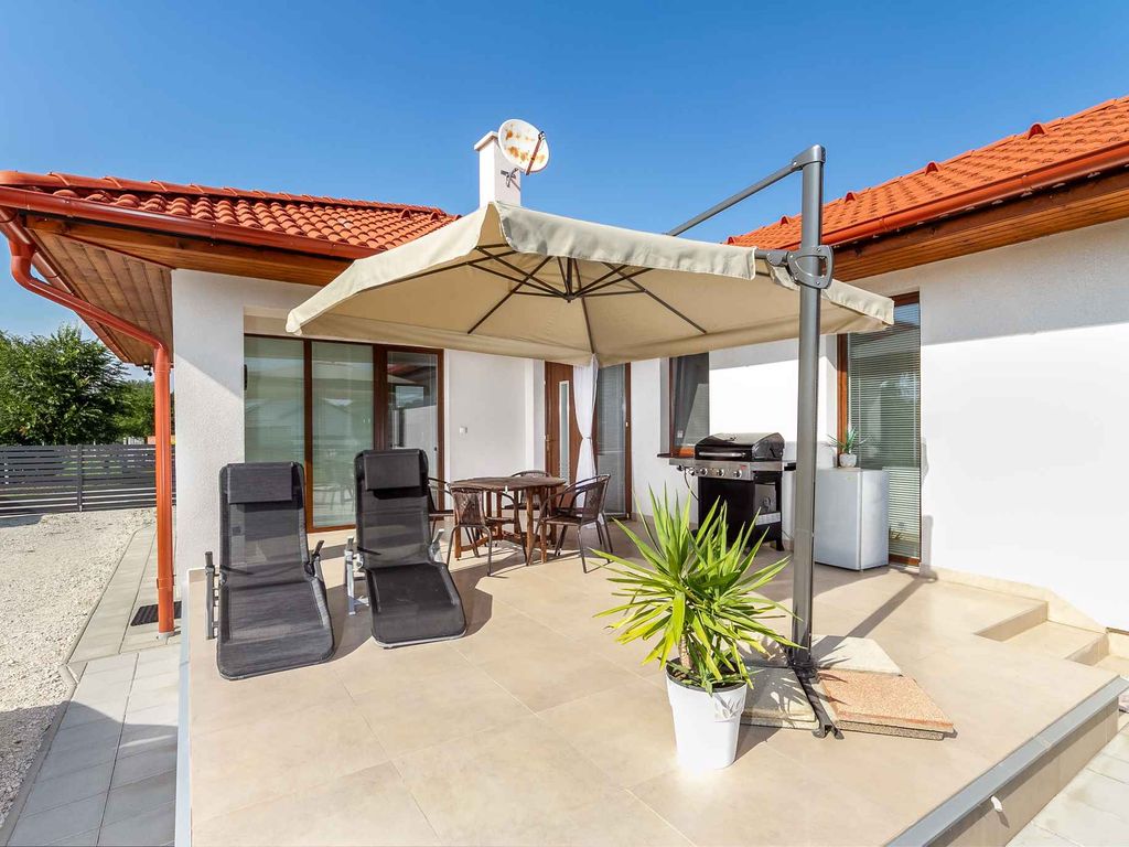 Ferienhaus Klimatisiert, mit Waschmaschine, Geschirrspüler und WLAN