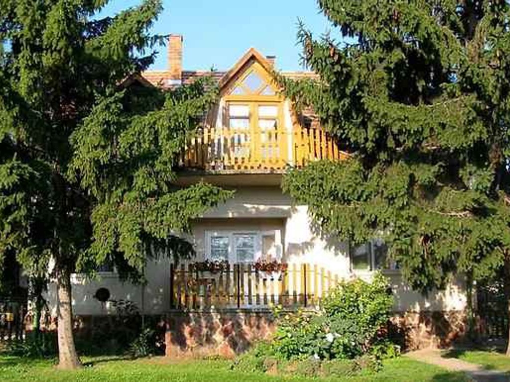 Ferienwohnung mit Balkon, WLAN und Klimaanlage