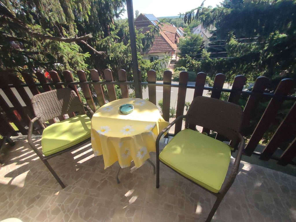 Ferienwohnung mit Balkon, WLAN und Klimaanlage