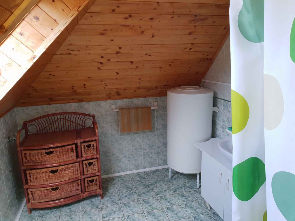 Ferienwohnung mit Klimaanlage, Balkon und Garten