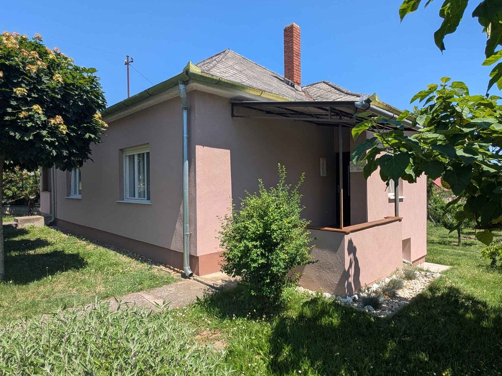 Ferienhaus mit Terrasse und großem Garten