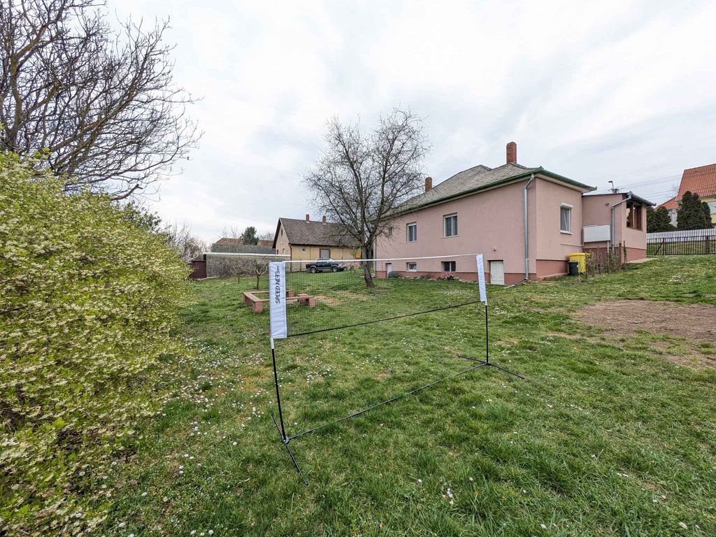Ferienhaus mit Terrasse und großem Garten