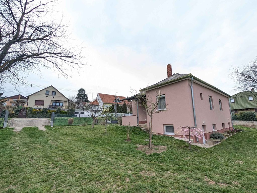 Ferienhaus mit Terrasse und großem Garten