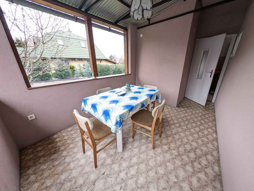 Ferienhaus mit Terrasse und großem Garten