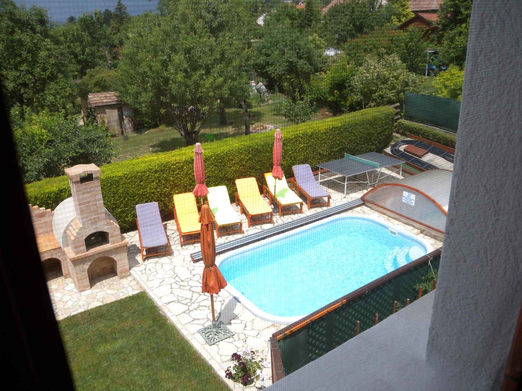 Ferienhaus mit Terrasse, Pool und Klimaanlage