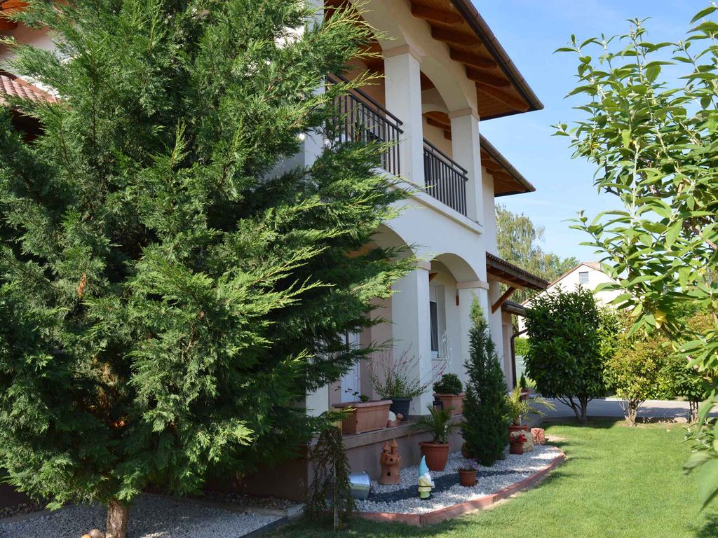 Ferienhaus nur 400 m vom Balaton