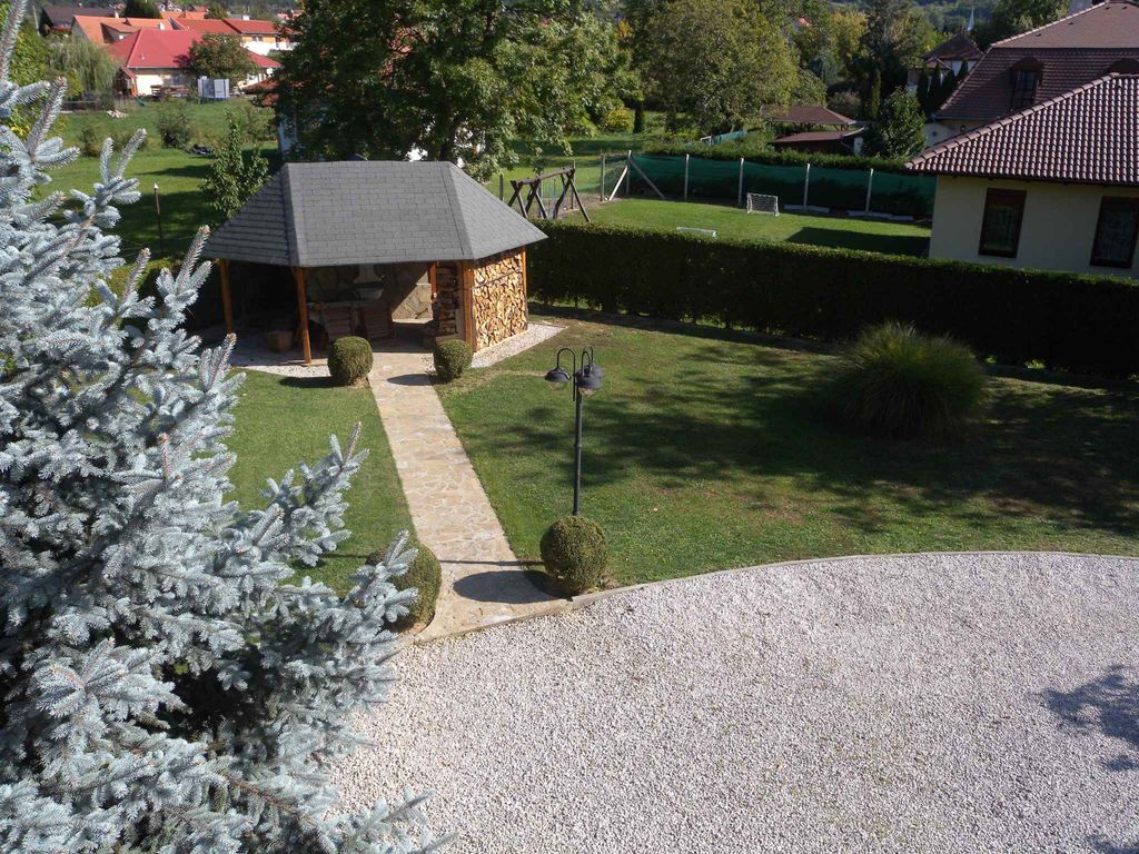 Ferienwohnung mit Internet, Grill und Pavillon
