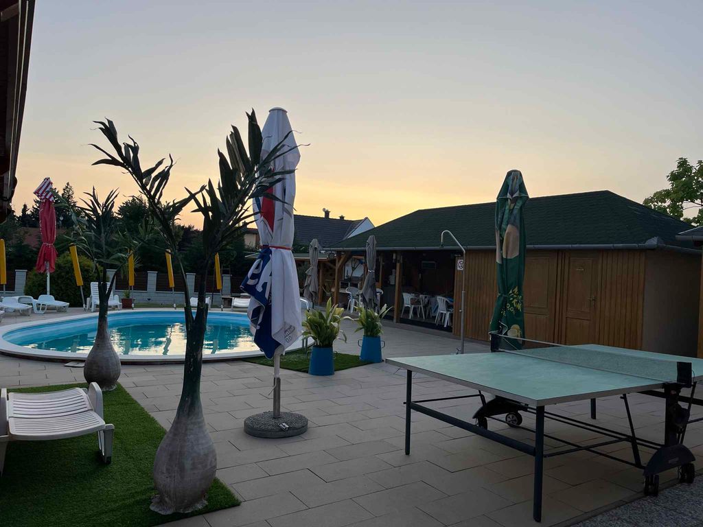 Ferienwohnung mit beheiztem Pool und Internet