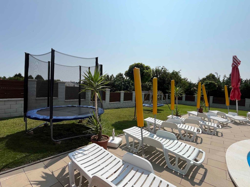 Ferienwohnung mit beheiztem Pool, Balkon Klimaanlage und WLAN