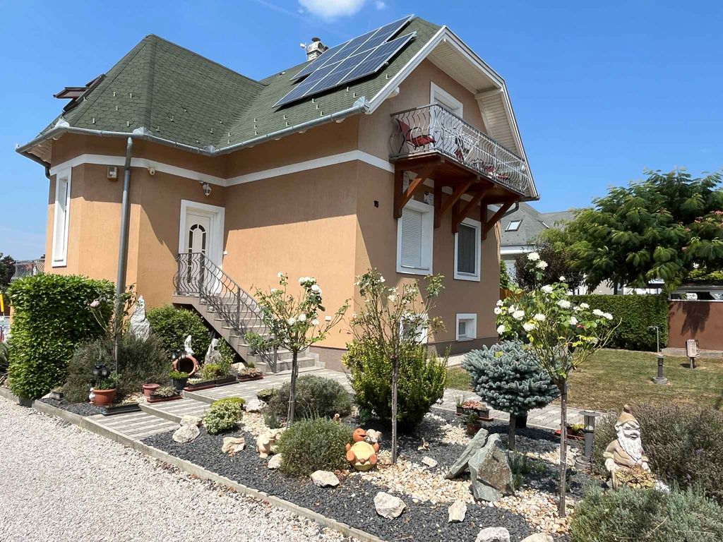 Ferienwohnung mit beheiztem Pool, Balkon Klimaanlage und WLAN