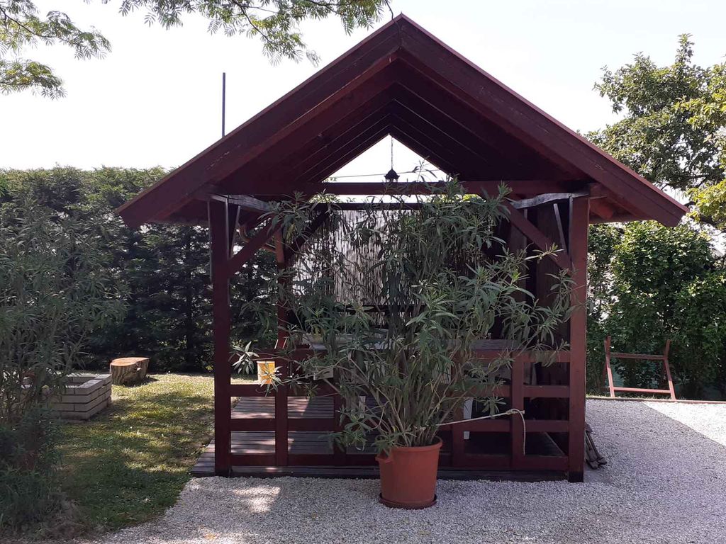 Ferienwohnung mit Garten und Grill