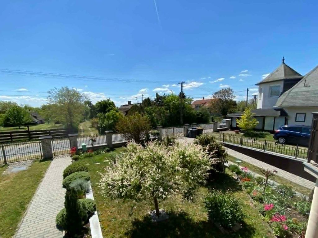 Ferienwohnung mit Sandkasten, Kinderspielplatz und Plantschbecken