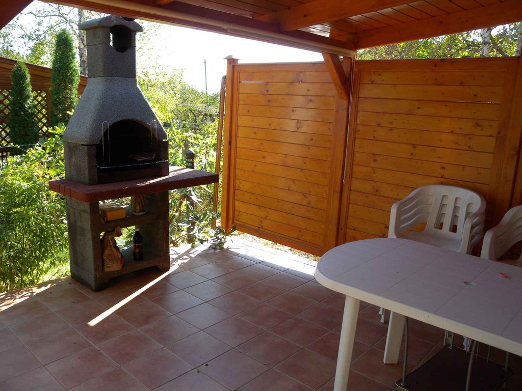 Ferienhaus mit überdachter Terrasse