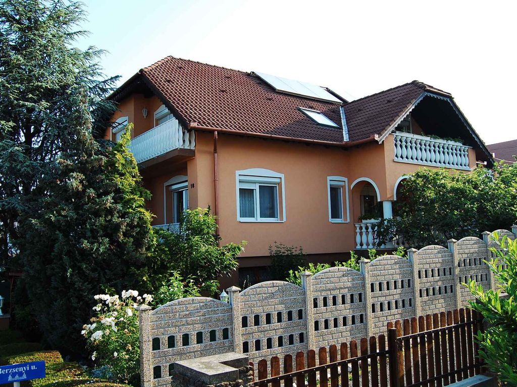 Ferienwohnung mit Terrasse, WLAN und Klimaanlage