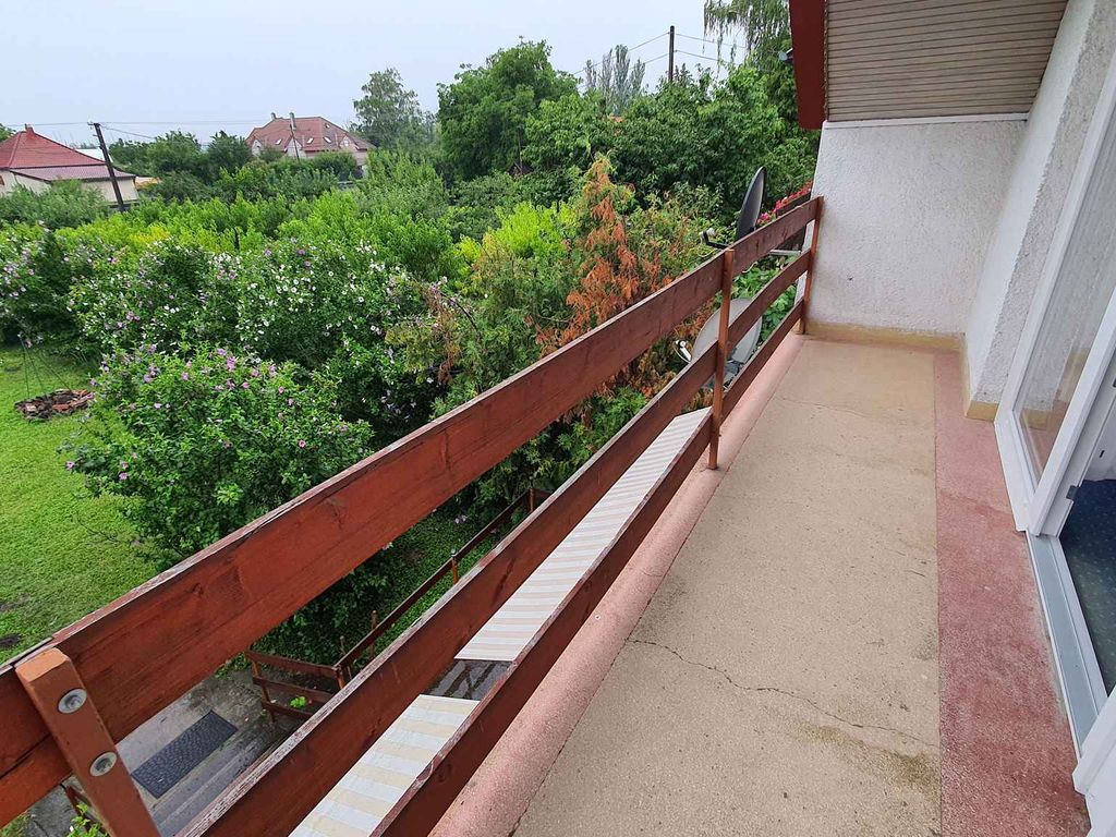 Ferienhaus mit Terrasse, großem Garten und Internet