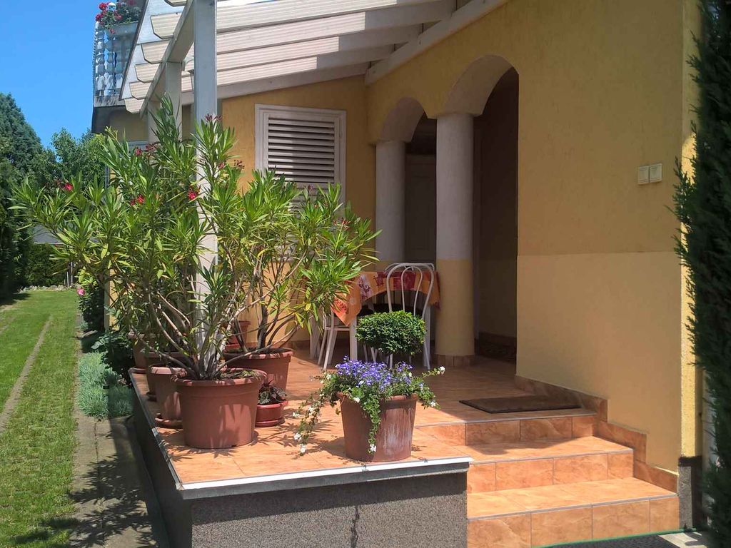Ferienhaus mit Swimmingpool und Klimanlage