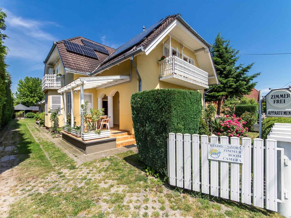 Ferienhaus mit Swimmingpool und Klimanlage