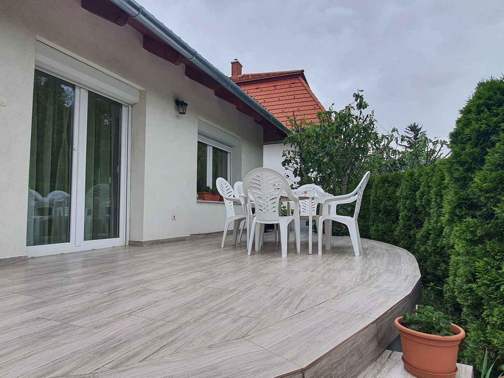 Ferienhaus mit WLAN und schönem Garten