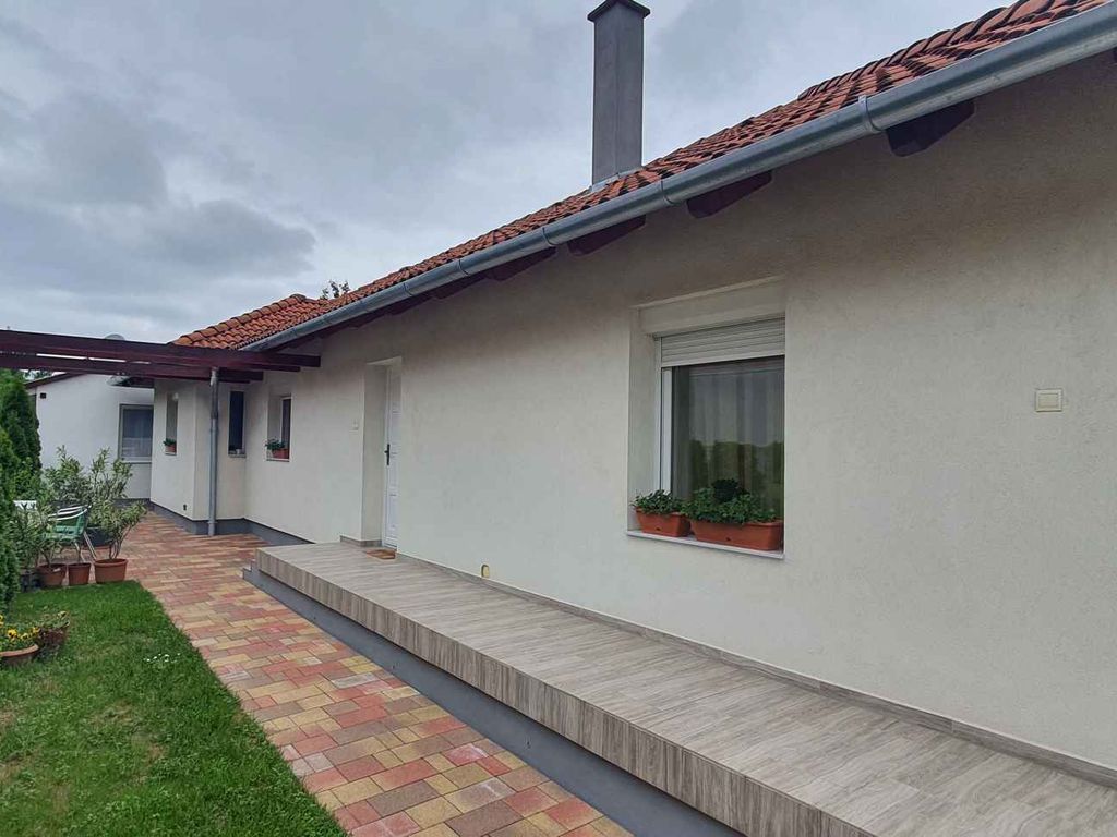Ferienhaus mit WLAN und schönem Garten
