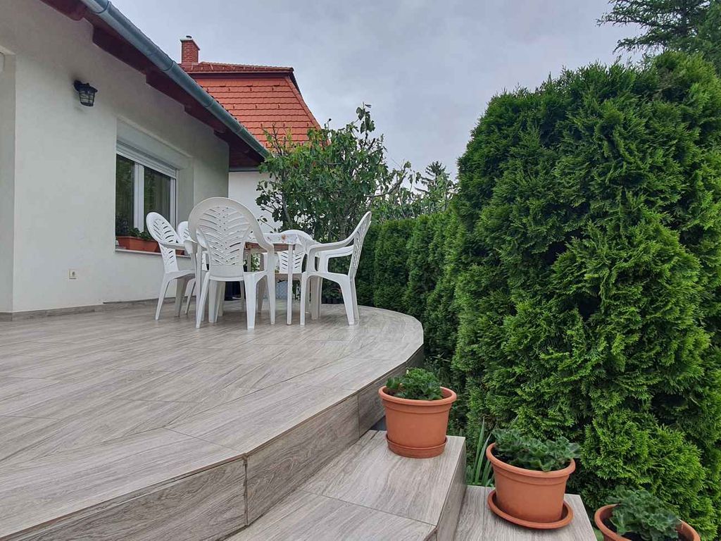 Ferienhaus mit WLAN und schönem Garten