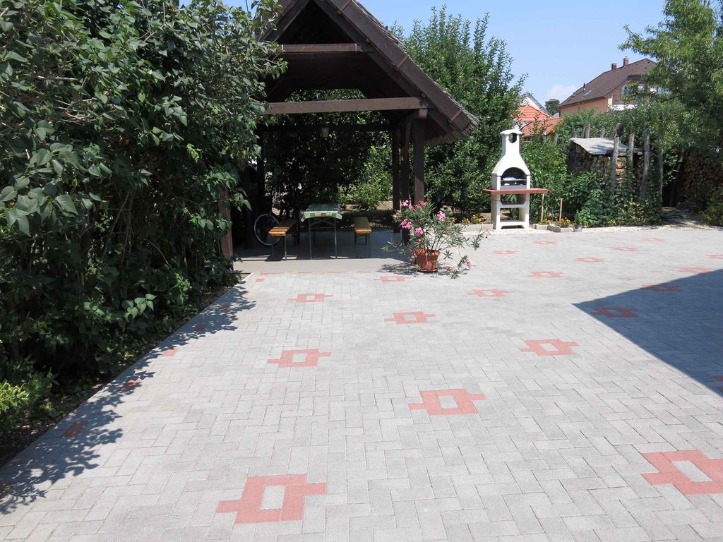 Ferienwohnung mit Gartenpavillon
