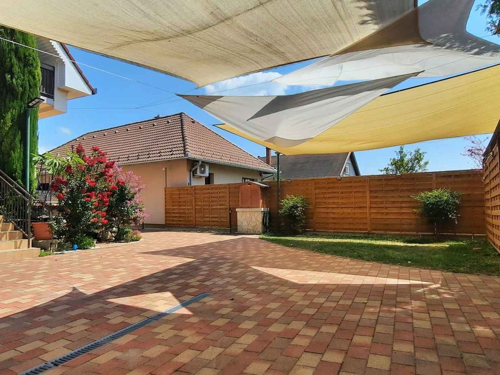 Ferienhaus mit Parkplatz, WLAN und Klimaanlage