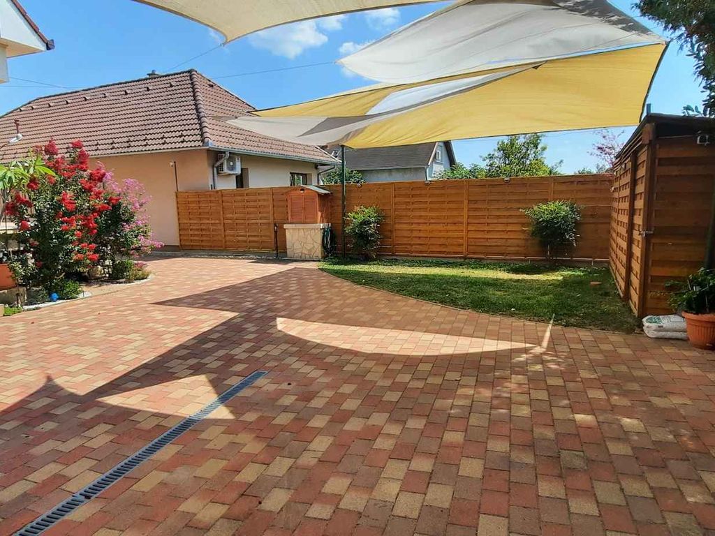Ferienhaus mit Parkplatz, WLAN und Klimaanlage