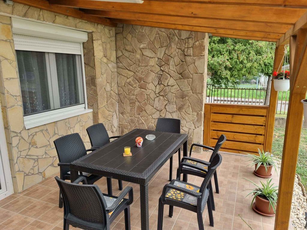Ferienwohnung mit Terrasse und WLAN
