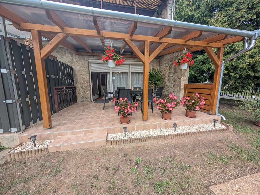 Ferienwohnung mit Terrasse und WLAN