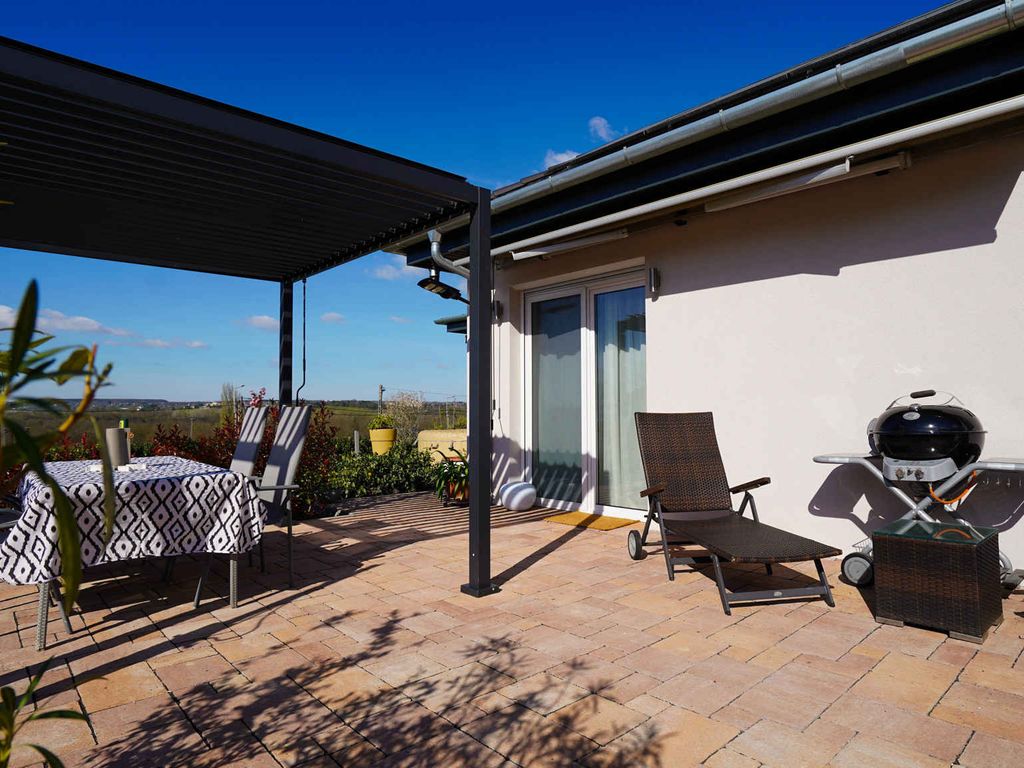 Ferienhaus mit Klimaanlage und grosser Terrasse