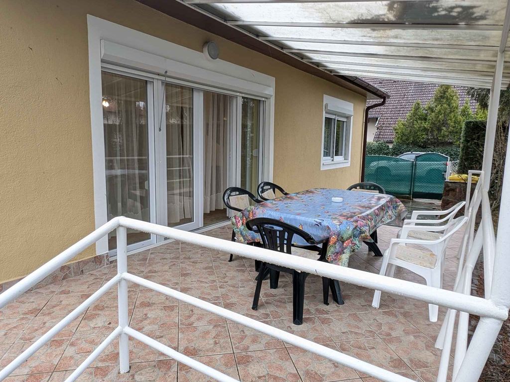 Ferienhaus nur 50 m vom Strand, mit Garten und Klimaanlage