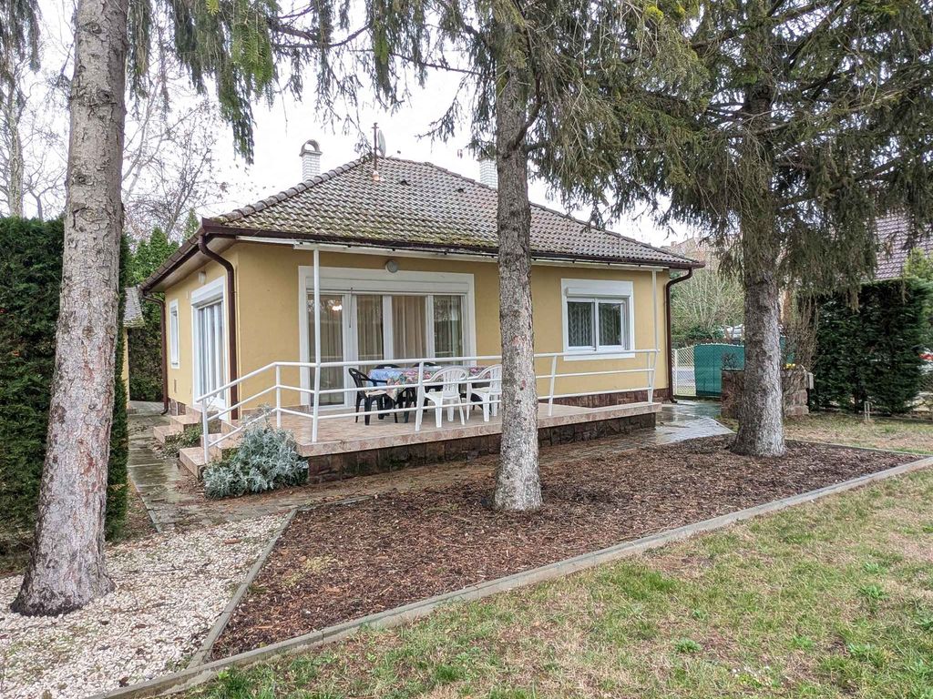 Ferienhaus nur 50 m vom Strand, mit Garten und Klimaanlage