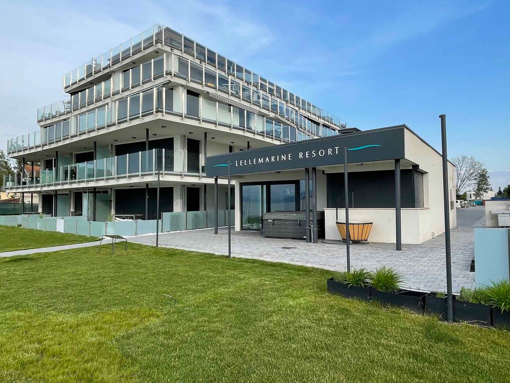 Ferienwohnung direkt am Ufer mit eigenem Strand