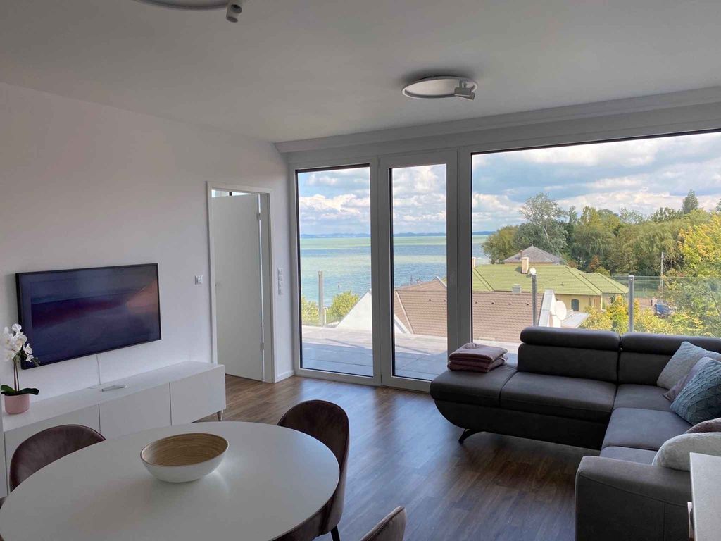 Ferienwohnung direkt am Ufer mit eigenem Strand