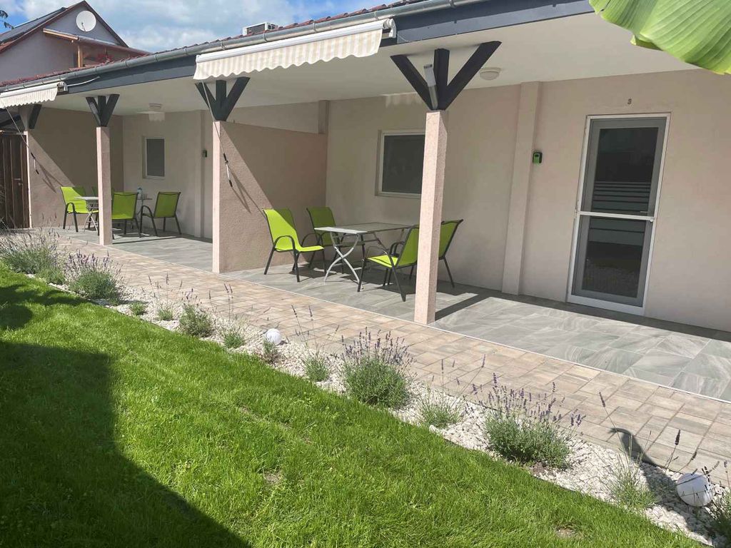 Studio in Wassernähe mit Klimaanlage, WLAN und Terrasse